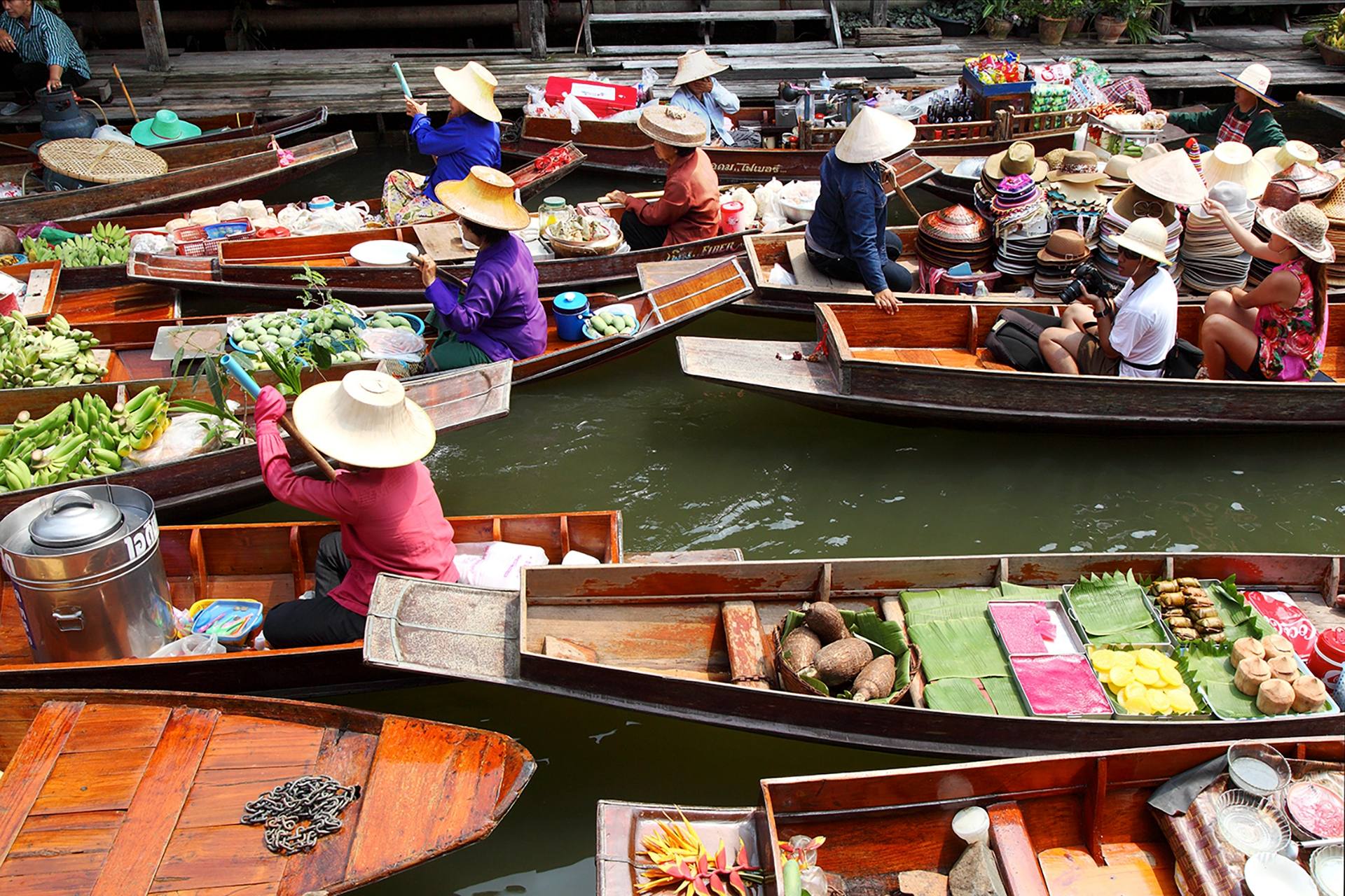 Bangkok: Hidden Kayaking & Damnoen Saduak Floating Market and Maeklong Railway Market