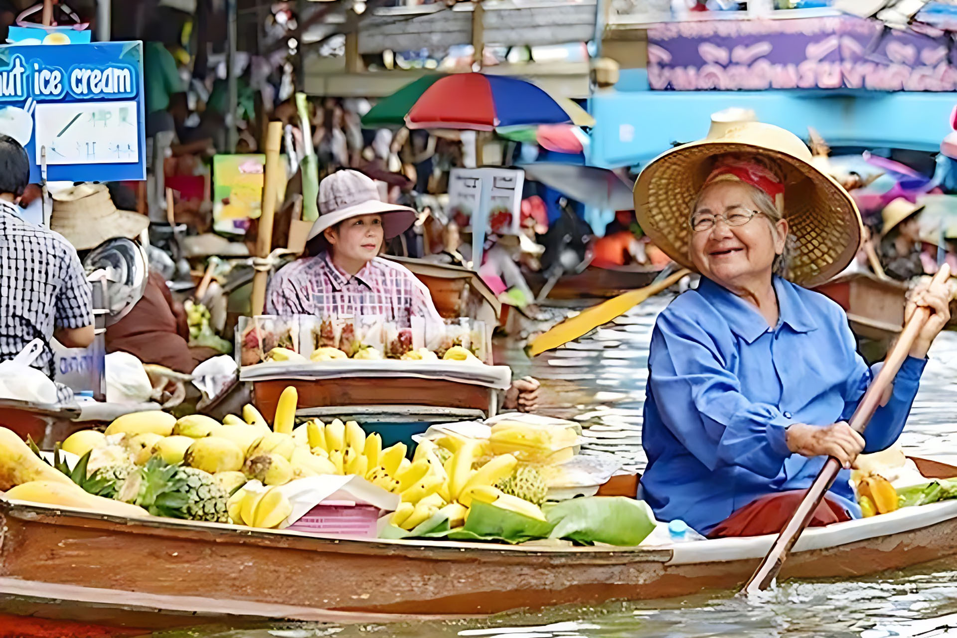 Bangkok to Damnoen Saduak Private Tour & Mae Klong Train Market