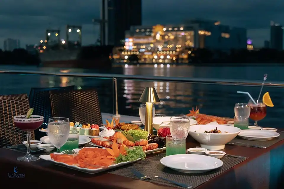 Bangkok: Mahapatra Cruise on the Chao Phraya