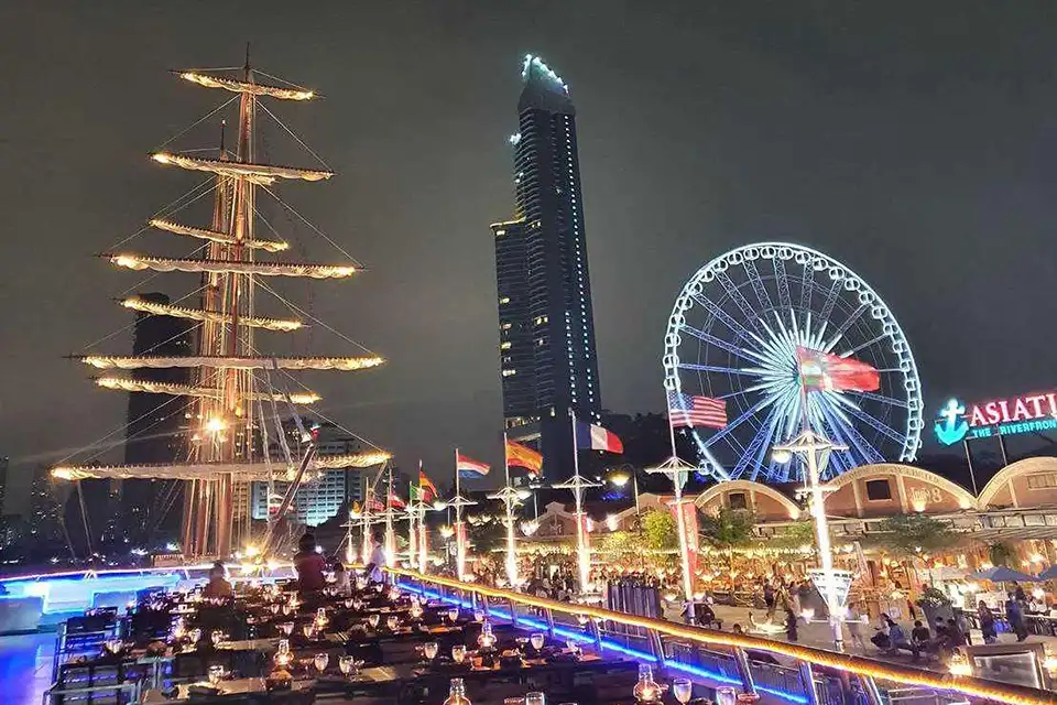 Bangkok: Vela Cruise Buffet Dinner on the Chao Phraya