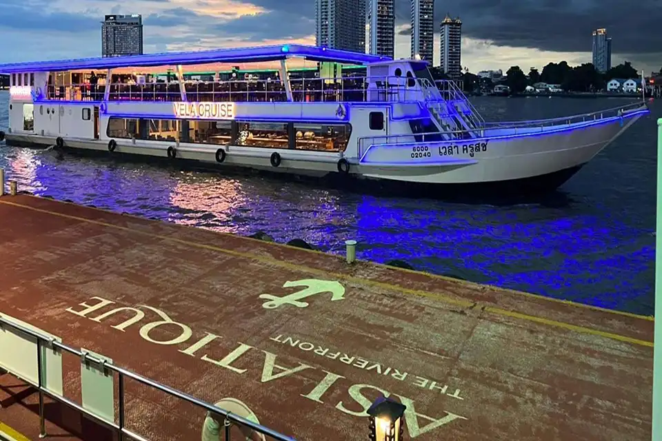 Bangkok: Vela Cruise Buffet Dinner on the Chao Phraya
