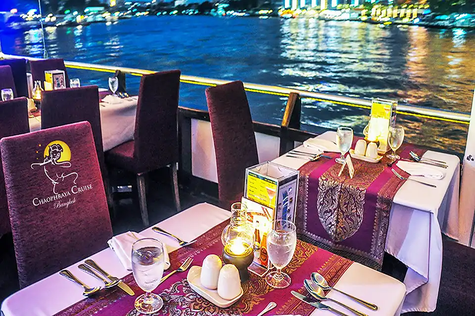 Bangkok: Chaophraya Cruise: A Magical Evening of Dinner, Music & River View