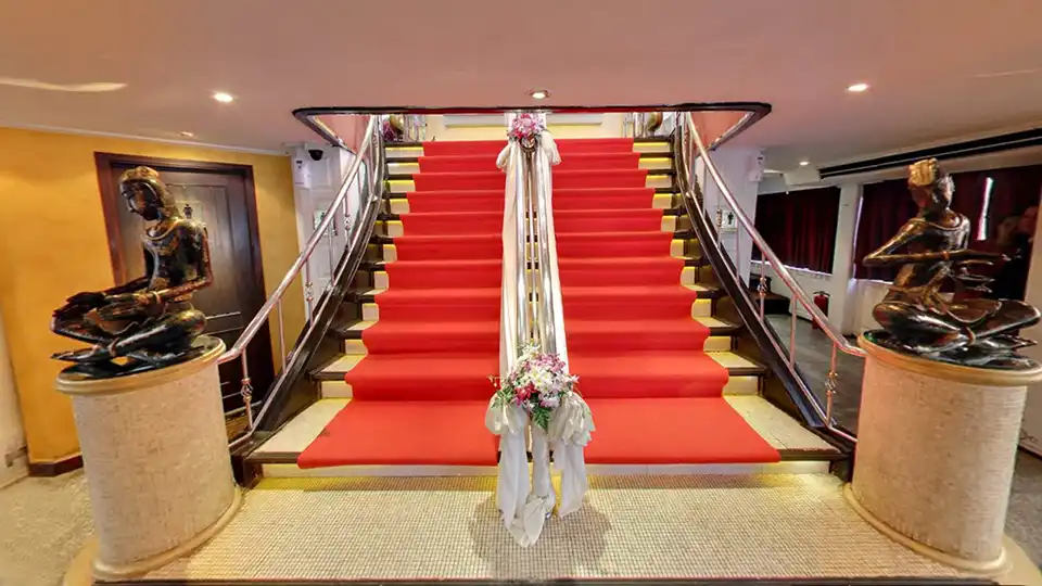 Bangkok: Chaophraya Cruise: A Magical Evening of Dinner, Music & River View