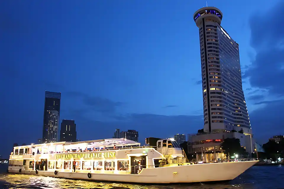 Bangkok: Chaophraya Cruise: A Magical Evening of Dinner, Music & River View