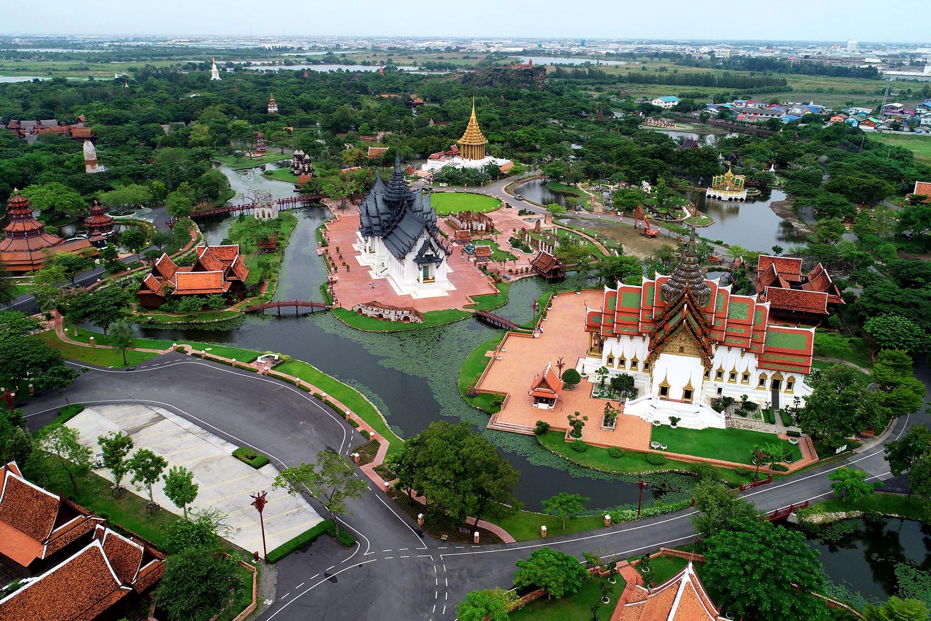 Bangkok: Ancient City Bangkok and/or Erawan Museum Ticket
