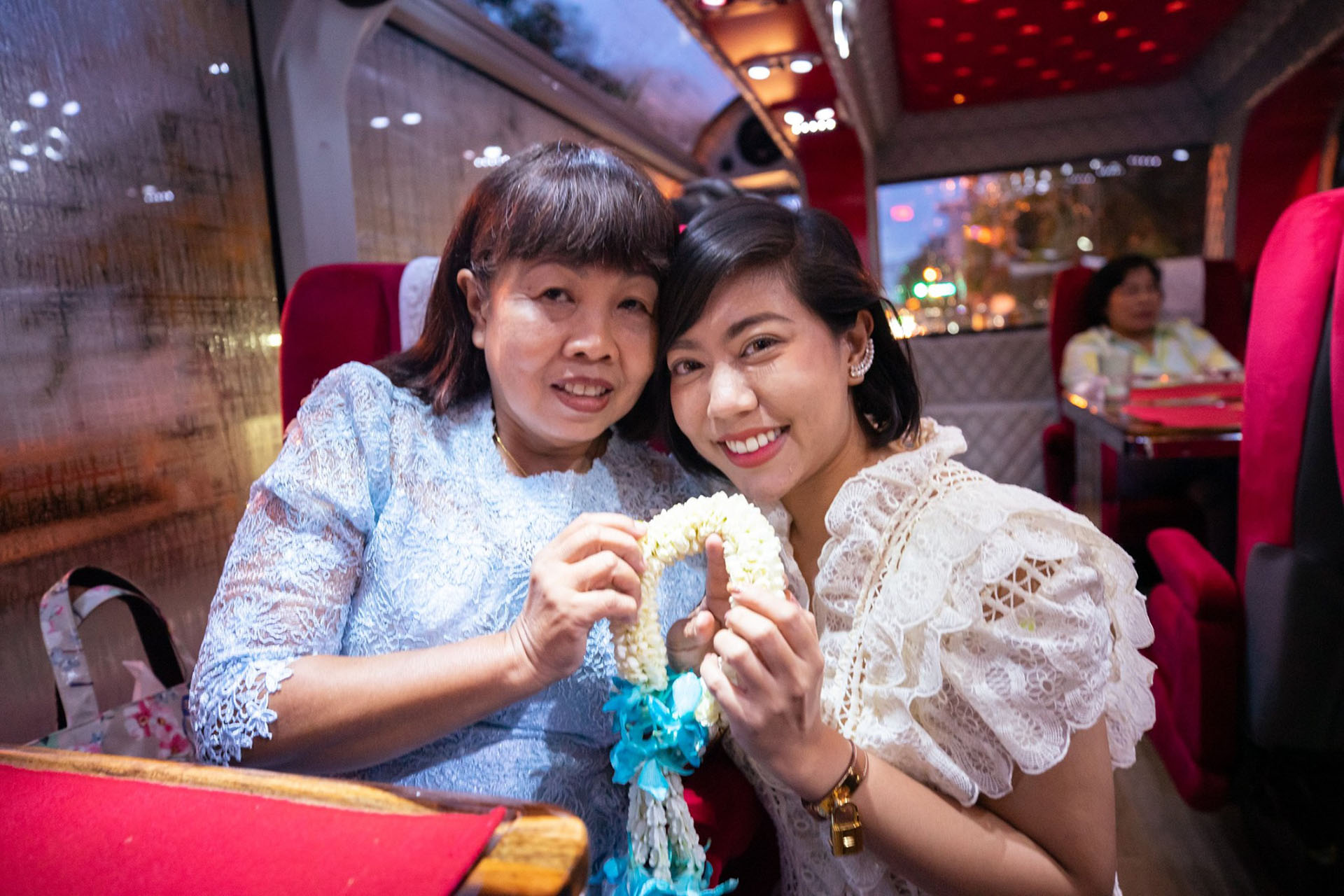 Bangkok: Michelin Dining on Wheels Thai Bus Food Tour Experience