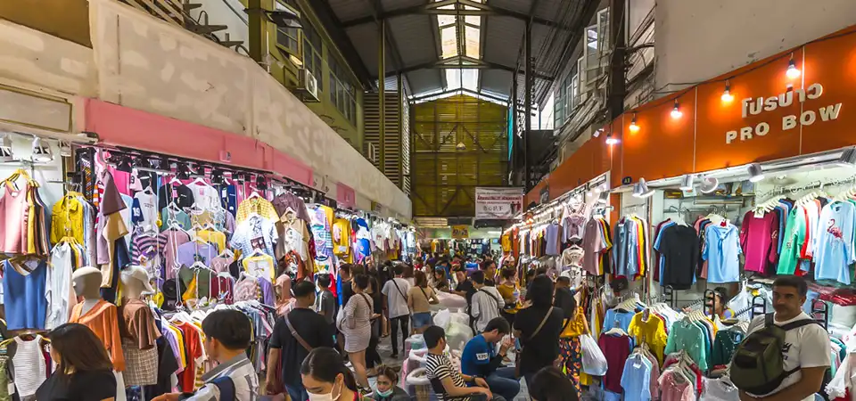 Pratunam Market buzzes with energy, offering low-cost fashion in the heart of Bangkok.