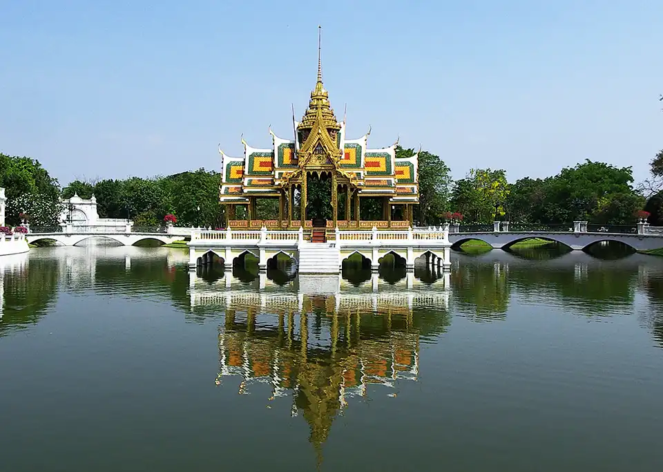 From Bangkok: Ayutthaya Night Tour with Night Market and Hotel Transfer (Join Tour)