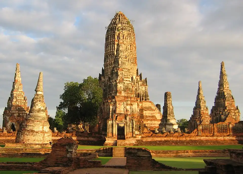 From Bangkok: Ayutthaya Night Tour with Night Market and Hotel Transfer (Join Tour)