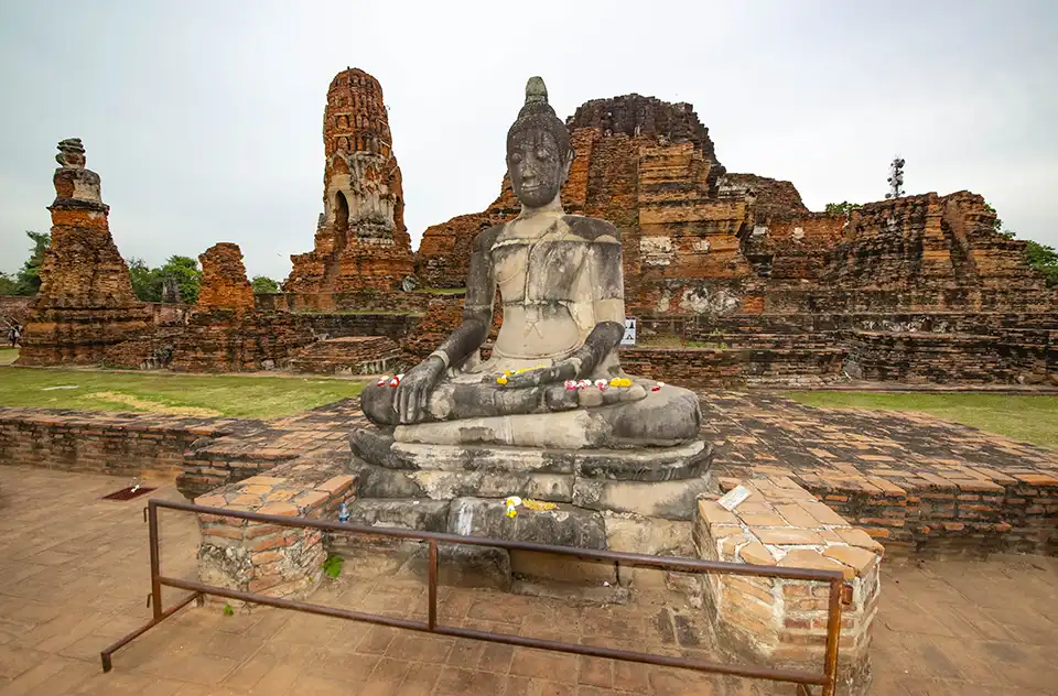 From Bangkok: Ayutthaya Night Tour with Night Market and Hotel Transfer (Join Tour)