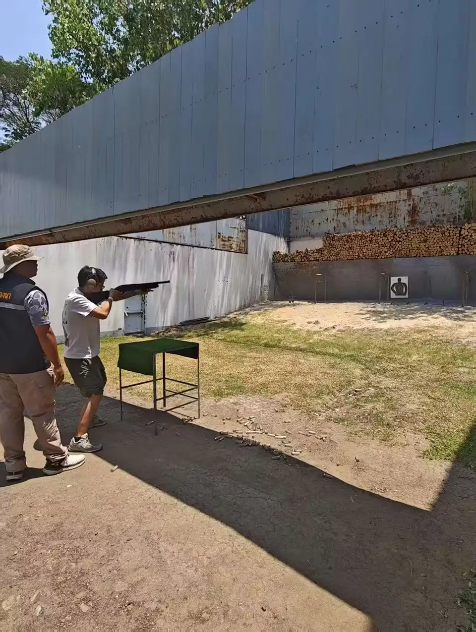 Bangkok: Ratchanawi Bang Na Shooting Range Experience