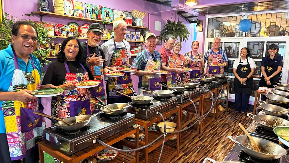 Bangkok: Siamese Cookery House with Market Tour