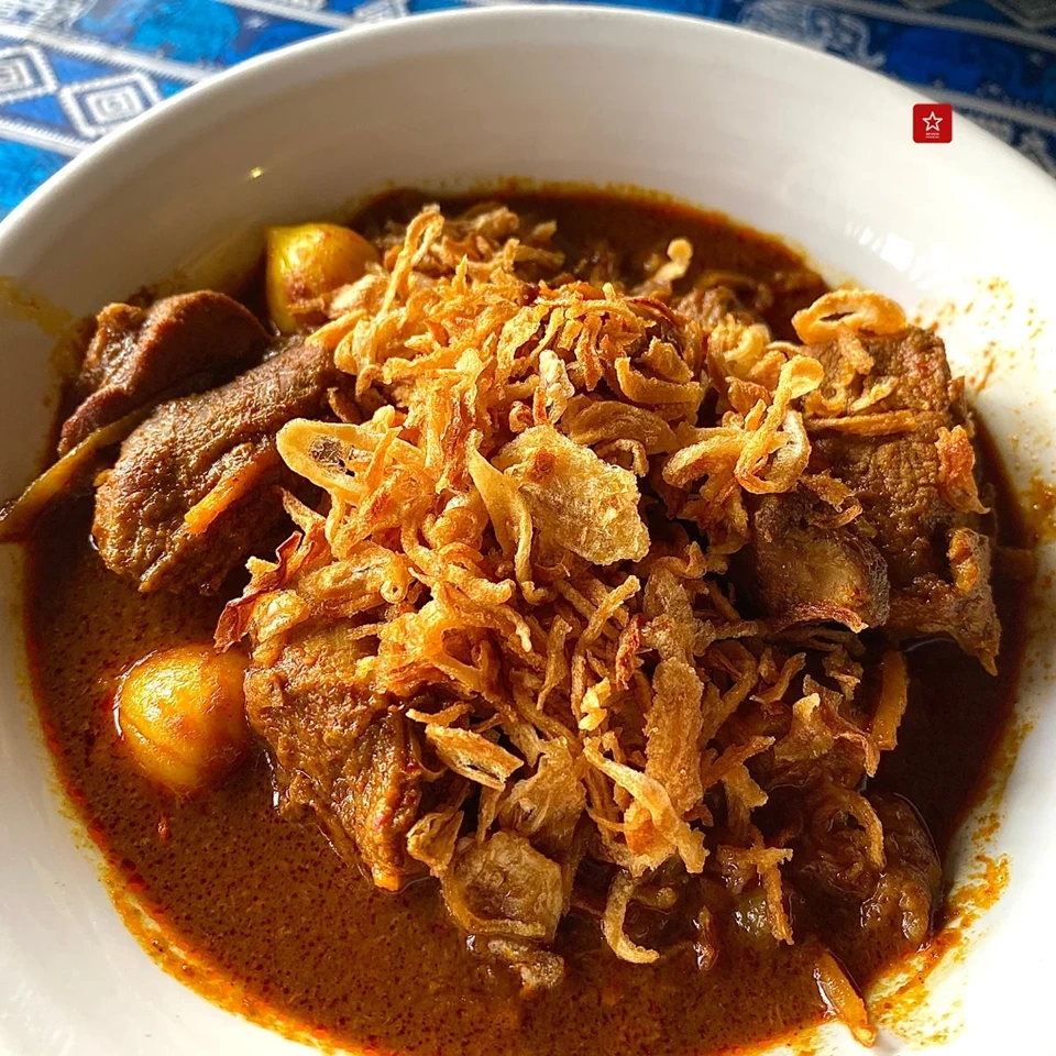 Chiang Mai 5 Famous Khao Soi Krua Lawng Khao – Comfort in a Bowl