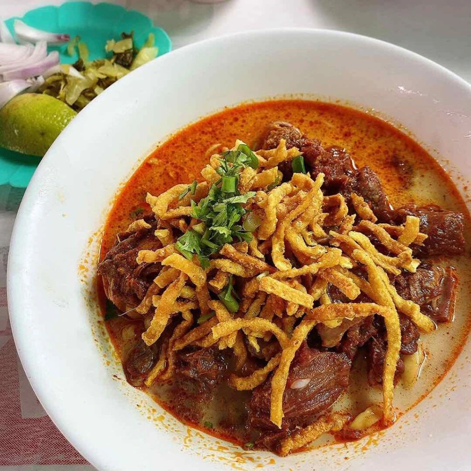 Chiang Mai 5 Famous Khao Soi Lung Prakit Kad Kom – Aromatic and Tangy