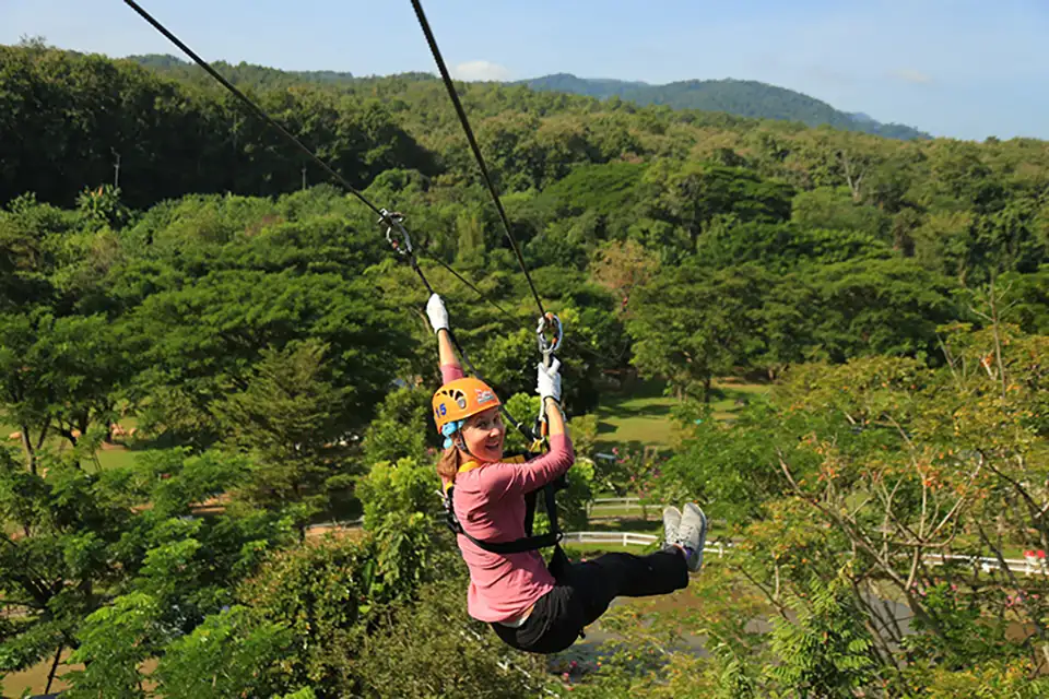 Chiang Mai: Phoenix Adventure Zipline & High Rope