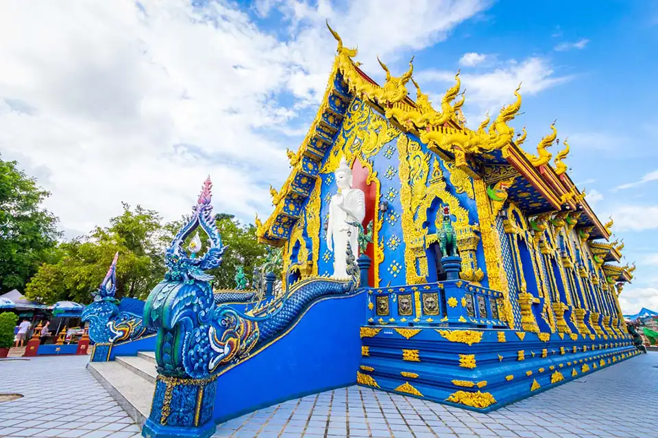 From Chiang Mai: Red Temple, White Temple, Blue Temple and Lalita Cafe: Chiang Rai