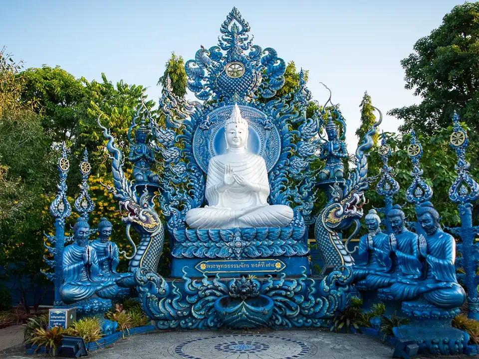 From Chiang Mai: Red Temple, White Temple, Blue Temple and Lalita Cafe: Chiang Rai