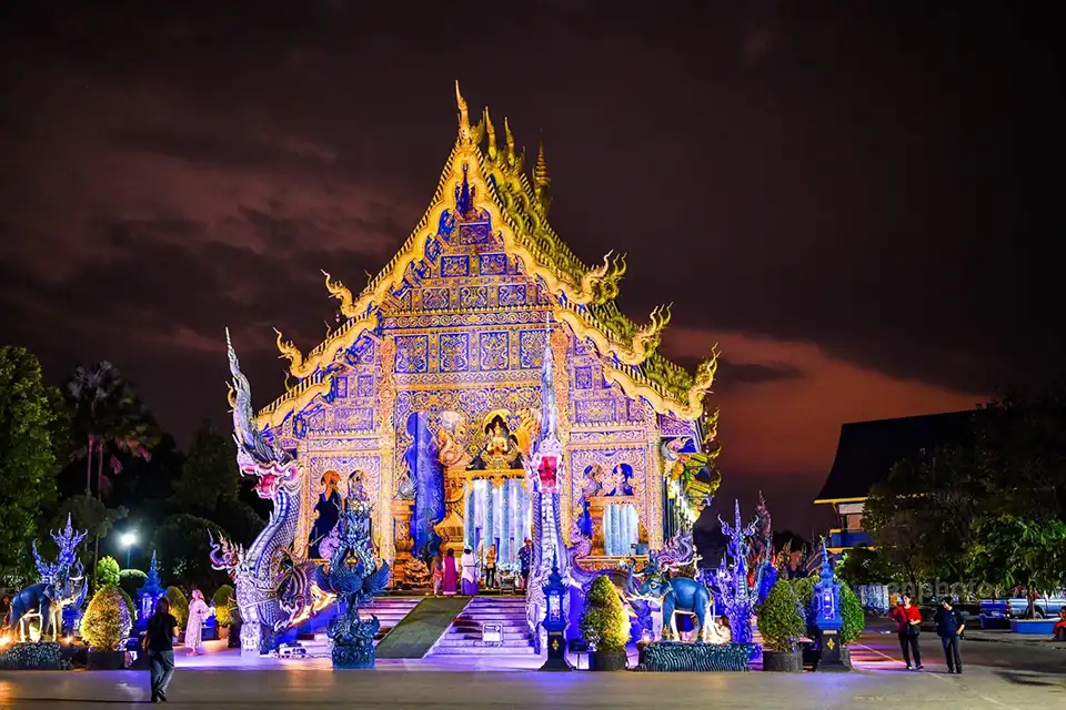 From Chiang Mai: Red Temple, White Temple, Blue Temple and Lalita Cafe: Chiang Rai