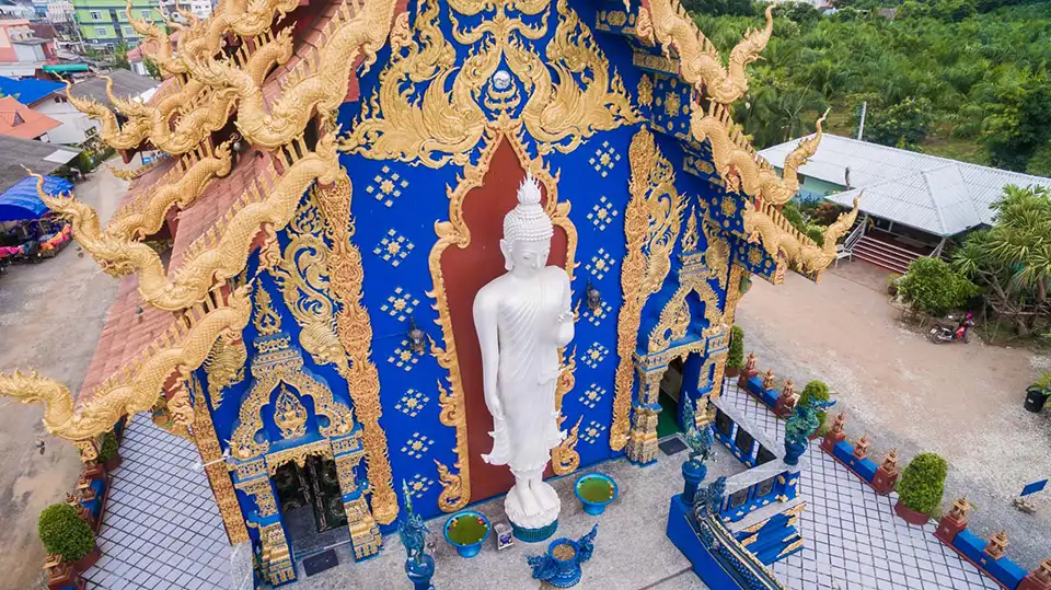 From Chiang Mai: Red Temple, White Temple, Blue Temple and Lalita Cafe: Chiang Rai