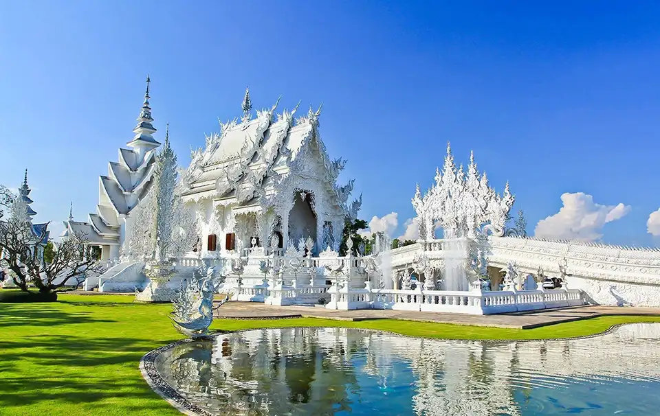 From Chiang Mai: Red Temple, White Temple, Blue Temple and Lalita Cafe: Chiang Rai
