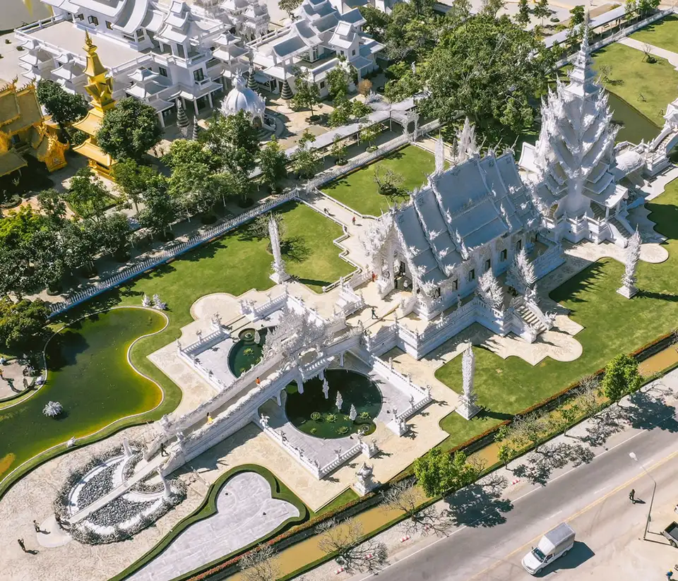 From Chiang Mai: Red Temple, White Temple, Blue Temple and Lalita Cafe: Chiang Rai