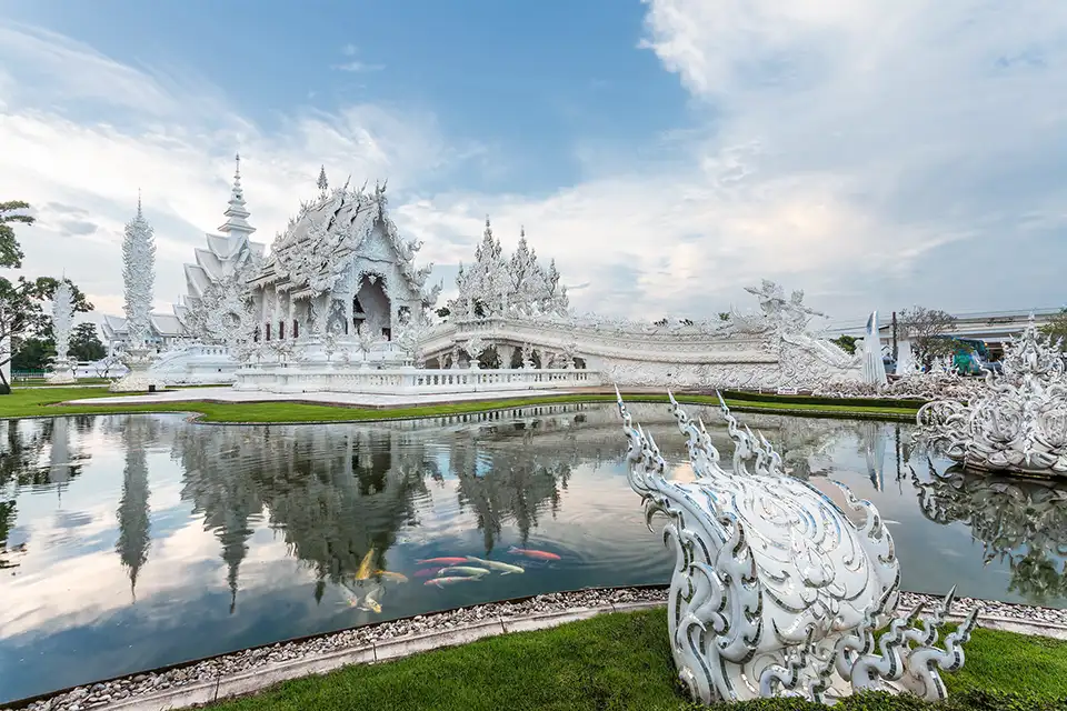 From Chiang Mai: Red Temple, White Temple, Blue Temple and Lalita Cafe: Chiang Rai