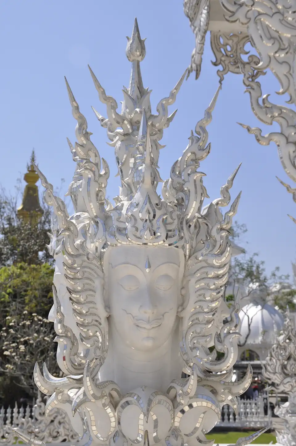 From Chiang Mai: Red Temple, White Temple, Blue Temple and Lalita Cafe: Chiang Rai
