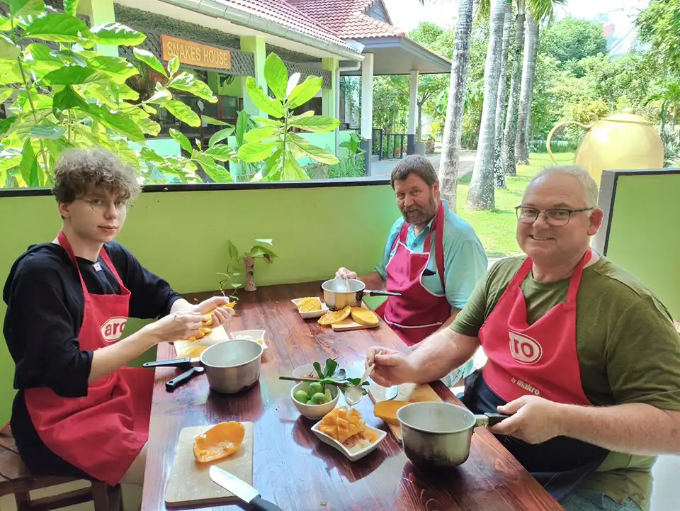 Pattaya: Asian Spicy Garden Thai Cooking Class