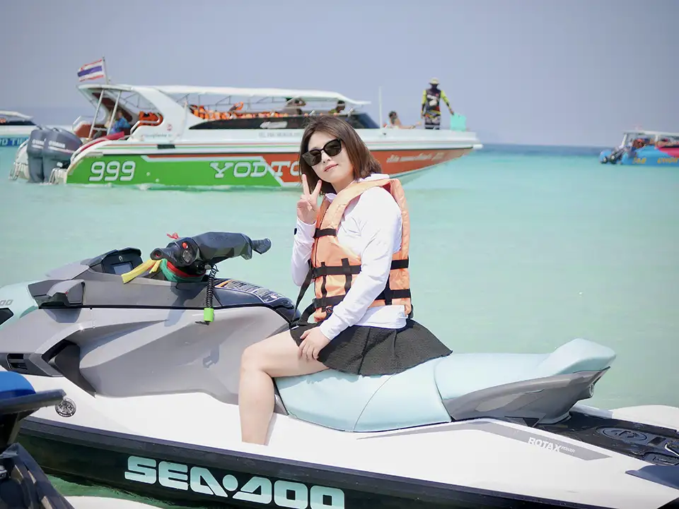 Pattaya: Koh Larn Join Tour by Speedboat
