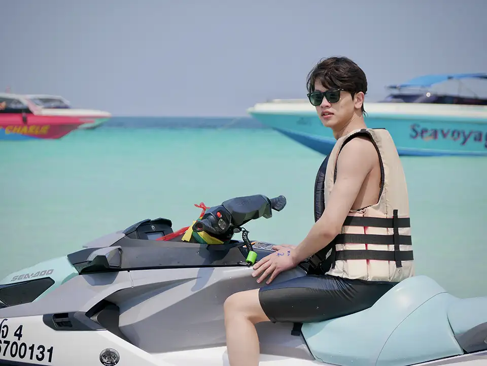 Pattaya: Koh Larn Join Tour by Speedboat