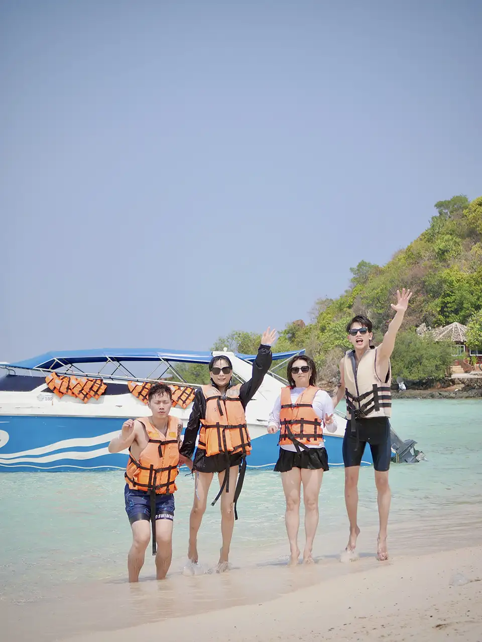 Pattaya: Koh Larn Join Tour by Speedboat
