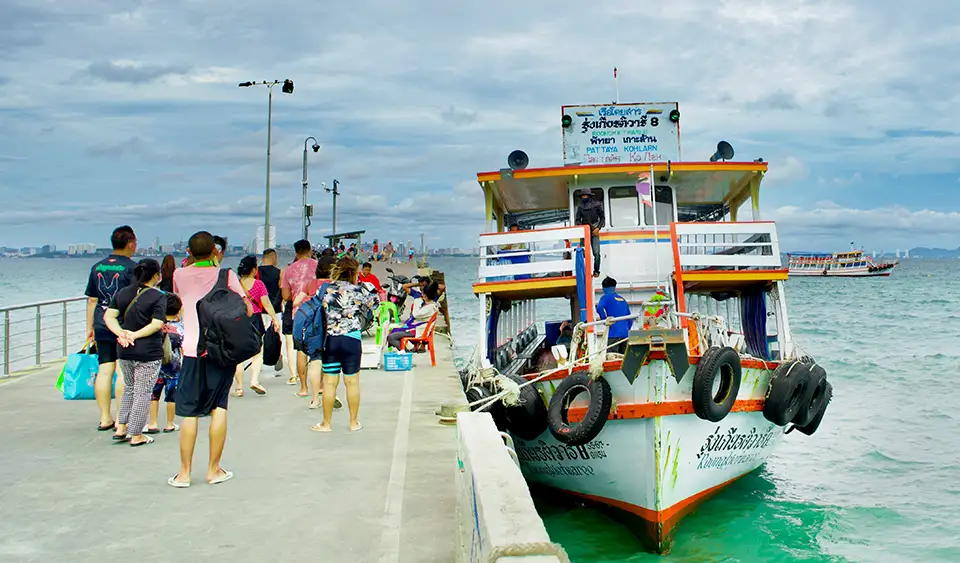 Budget island hopping in Pattaya - cheap ferry rides to Koh Larn and nearby beaches
