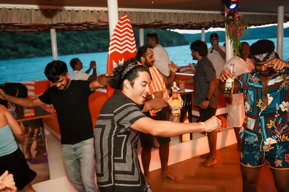 Pattaya: Once Yachting Party 3 Islands Trip (Join Tour)