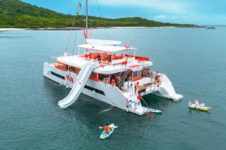 Once Yacht Party 3 Islands Trip Pattaya