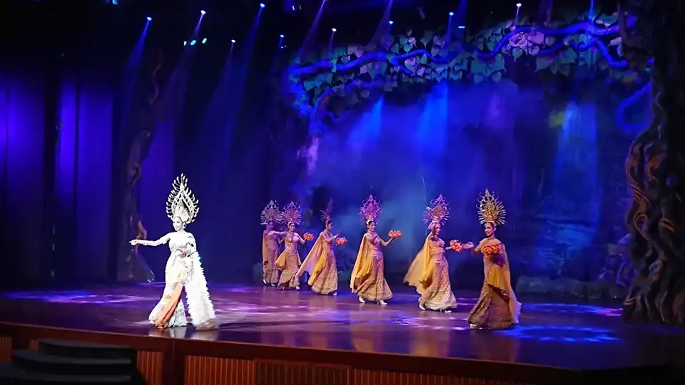 Pattaya: Alcazar Cabaret  Show Admission Ticket