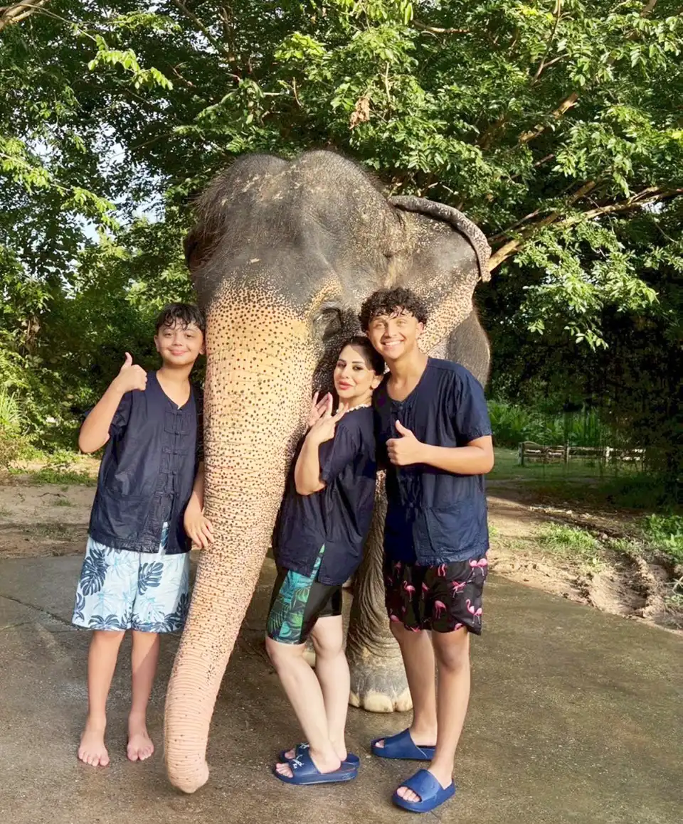 Pattaya Elephant Village and MongChang Cafe