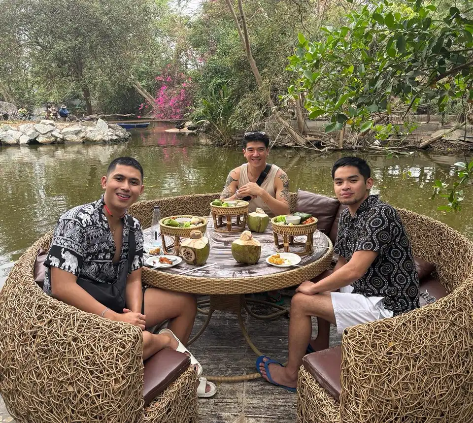 Pattaya Elephant Village and MongChang Cafe