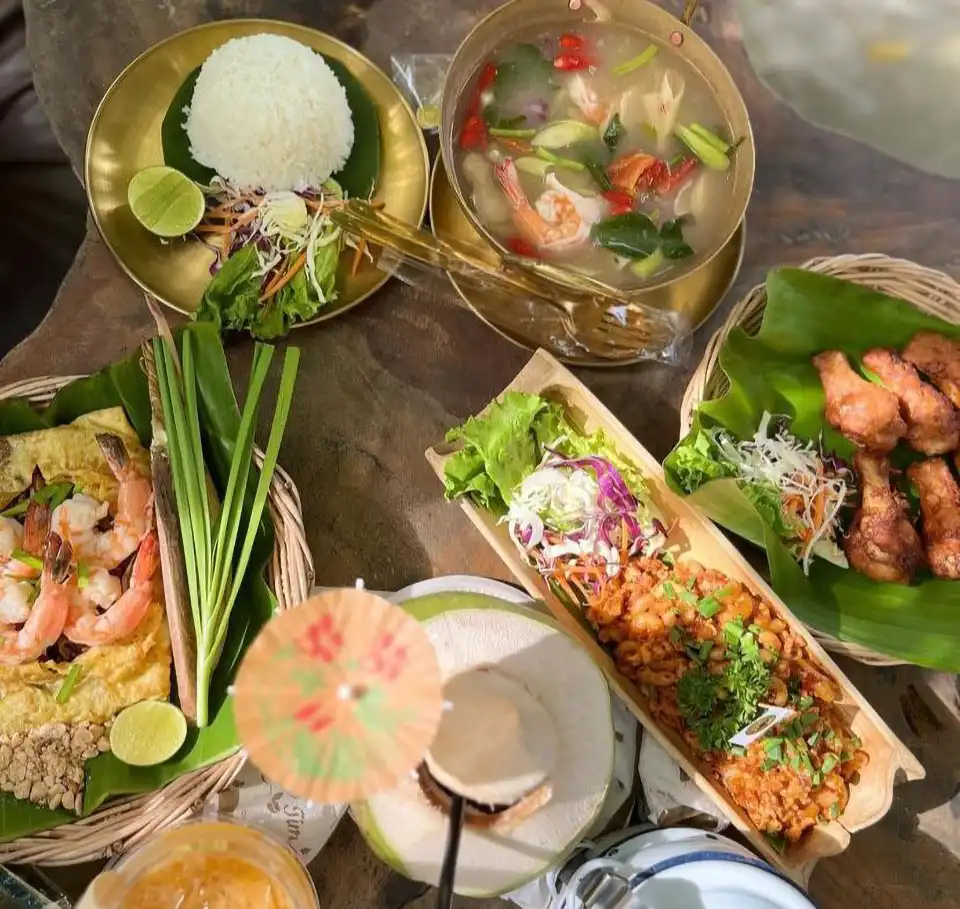 Pattaya Elephant Village and MongChang Cafe