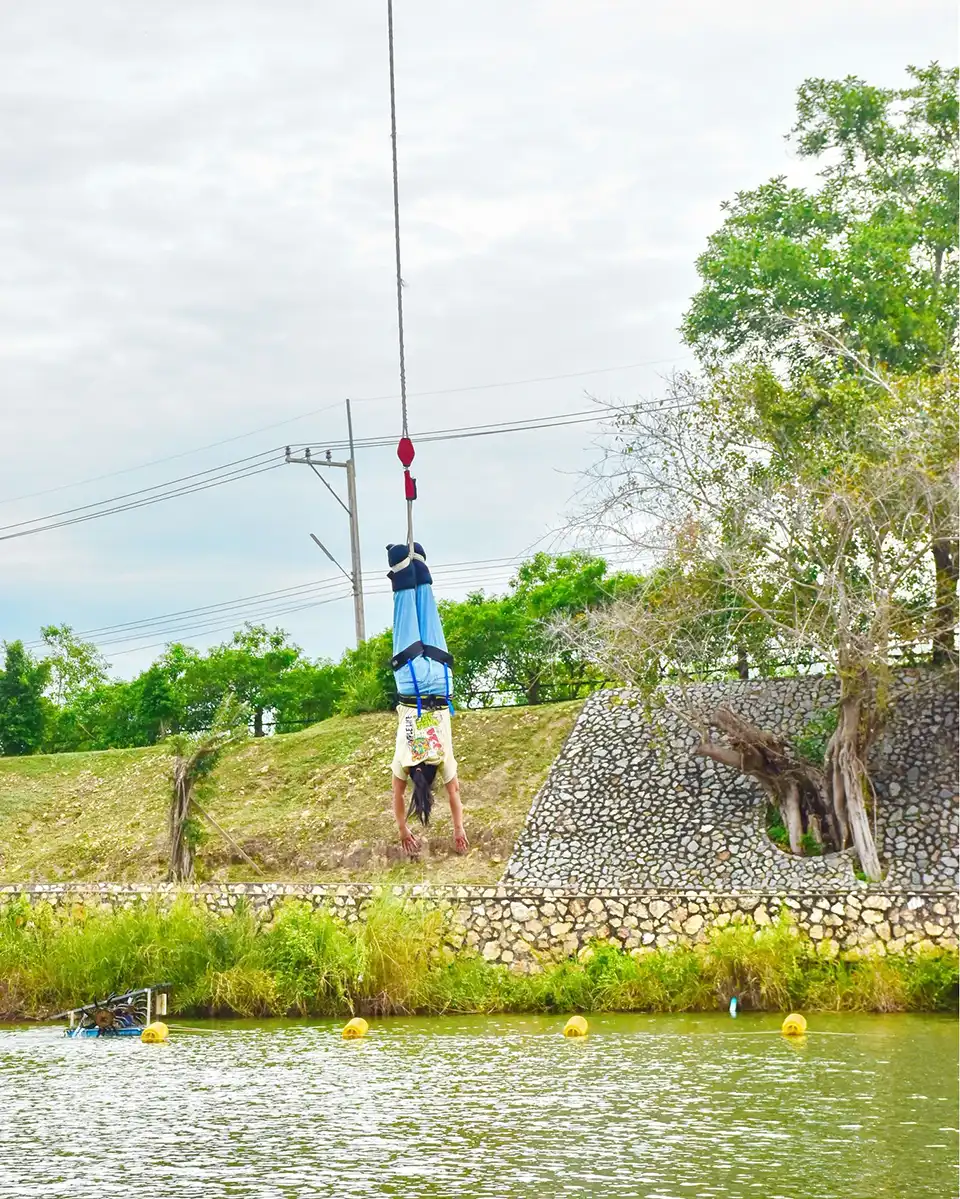 Pattaya: Bungy Jump, Jet Board and Zipline at Changthai Thappraya Safari