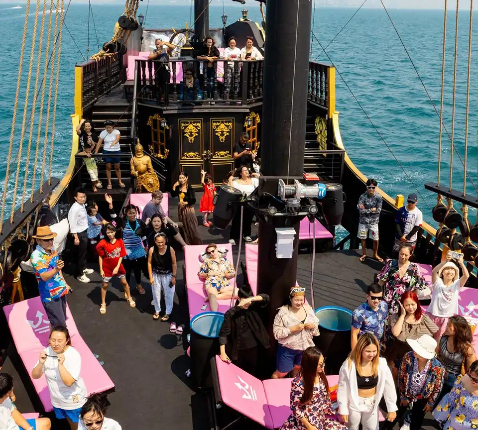 Pattaya: Black Pearl Cruise – Pirate-themed Cruising