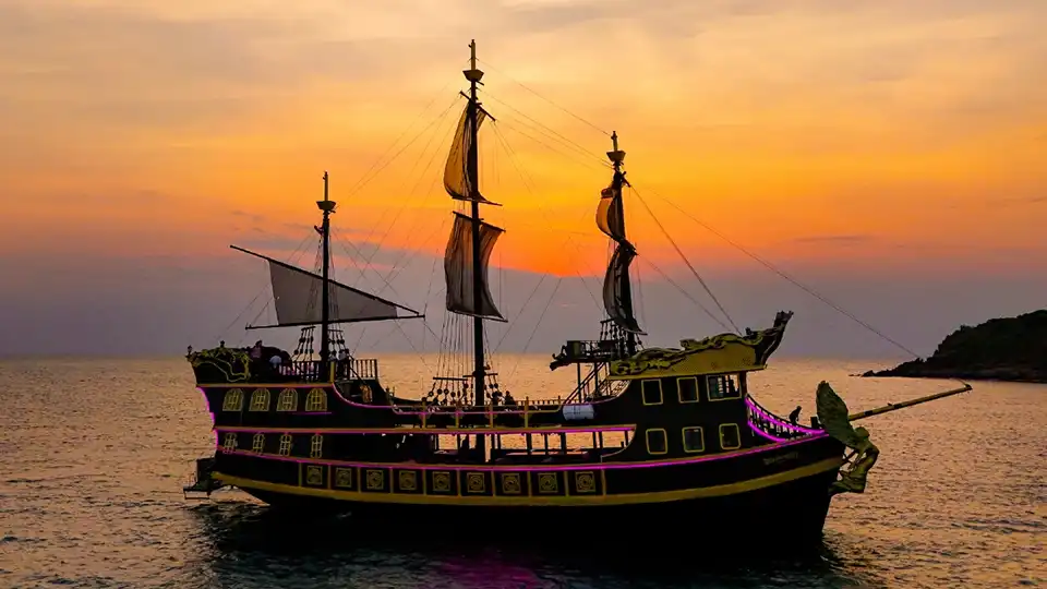 Pattaya: Black Pearl Cruise – Pirate-themed Cruising