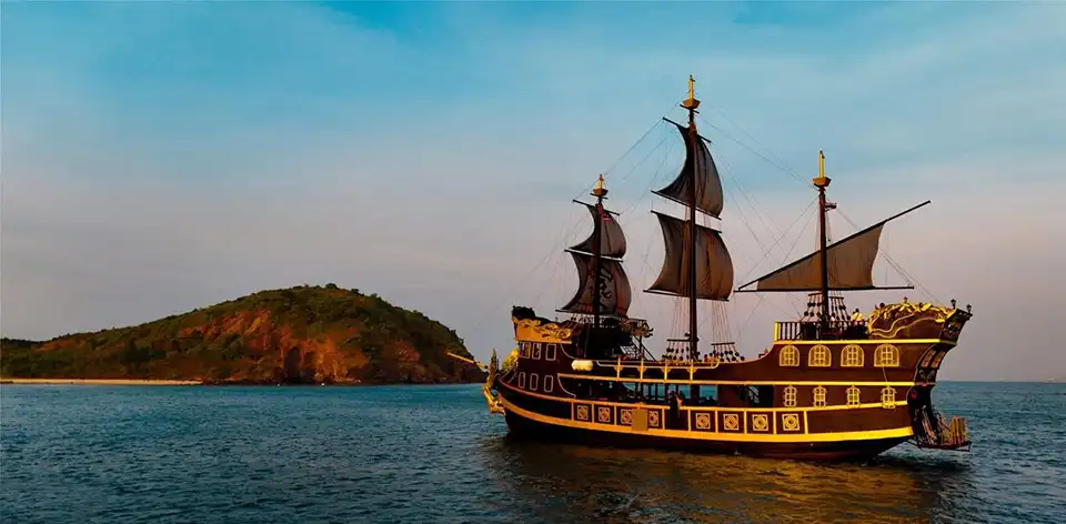 Pattaya: Black Pearl Cruise – Pirate-themed Cruising