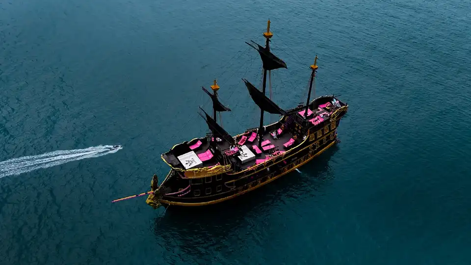 Pattaya: Black Pearl Cruise – Pirate-themed Cruising