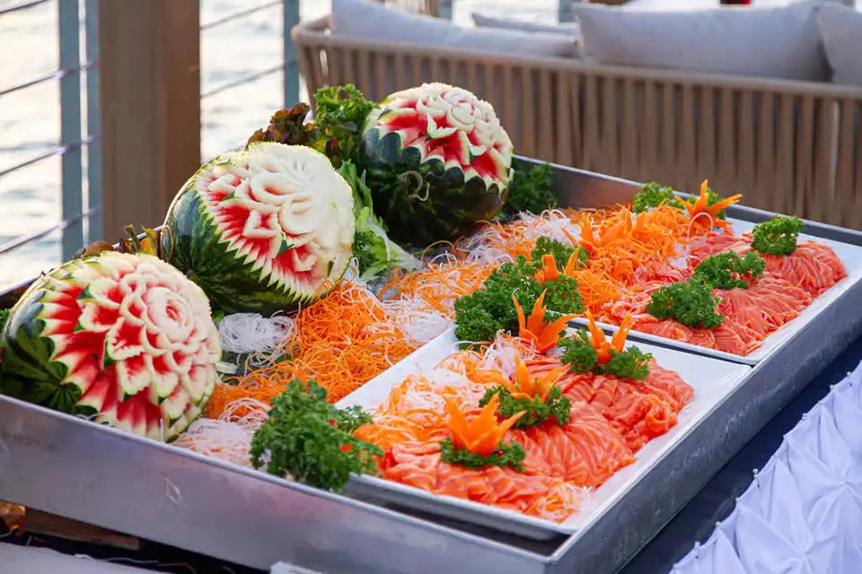 Pattaya: Oriental Atlantis Dinner Cruise with Cabaret Show