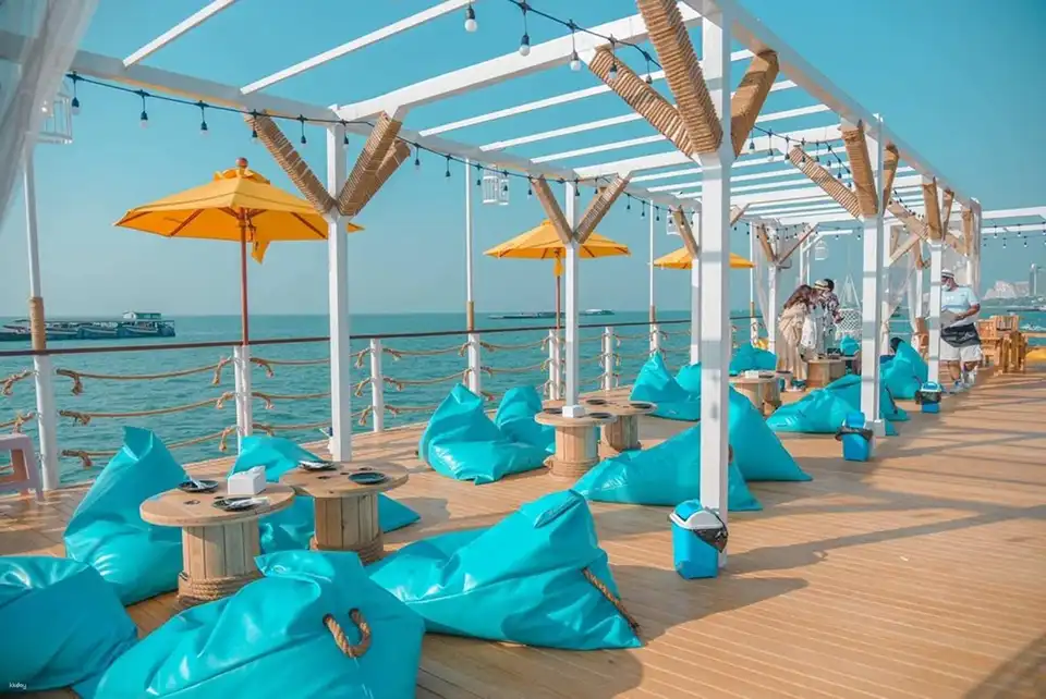 Pattaya: Tappia Floating Cafe and Squid Fishing