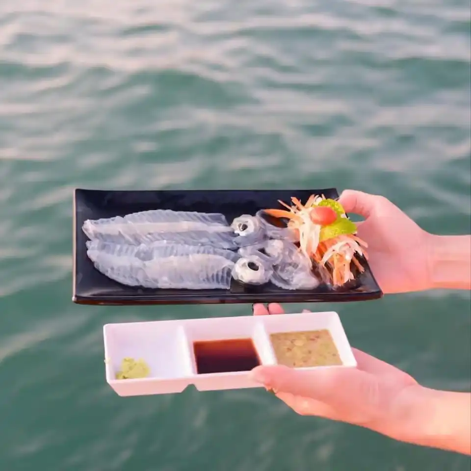 Pattaya: Tappia Floating Cafe and Squid Fishing