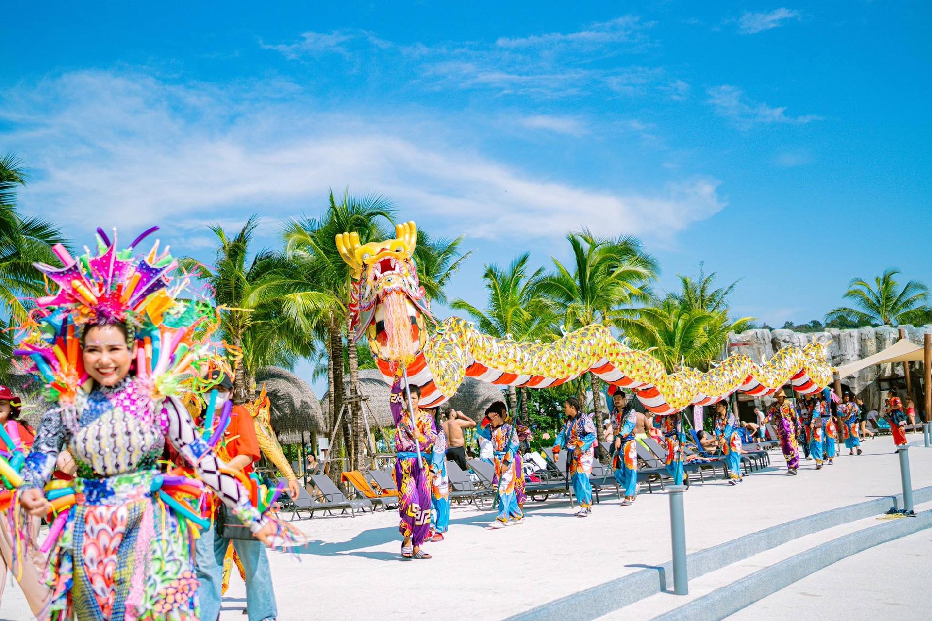 Phuket: Andamanda Water Park Ticket & Optional Transfer