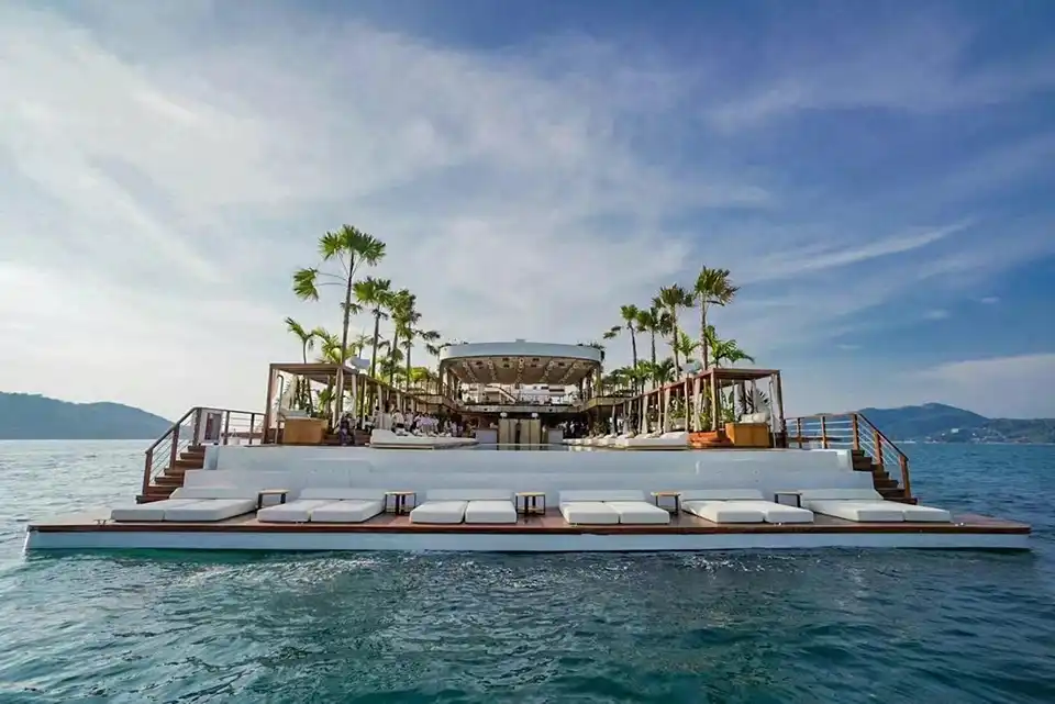 YONA Beach Club: Phuket Incredible Boat Experience