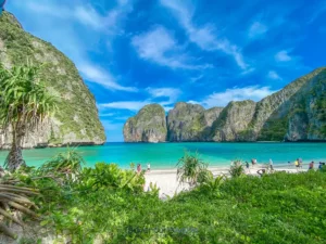 Phi Phi Sunrise Boat Tour to Maya Bay Snorkel Trip
