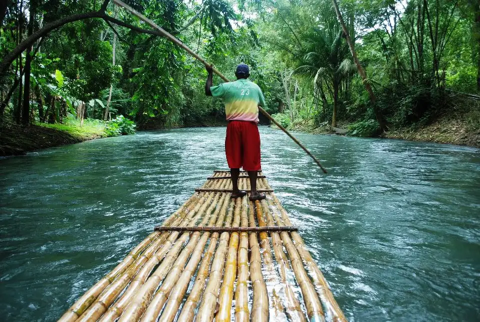 Phuket: Bamboo Rafting Tour with Elephant Bathing